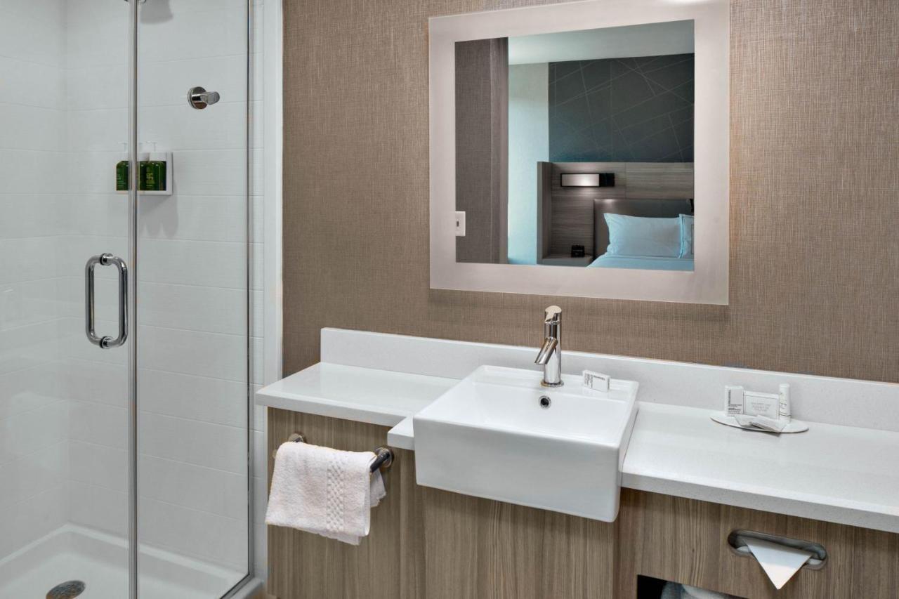 Springhill Suites هيلتون رئيس جزيرة المظهر الخارجي الصورة